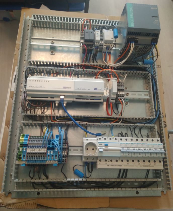 Schaltschrank_2.JPG